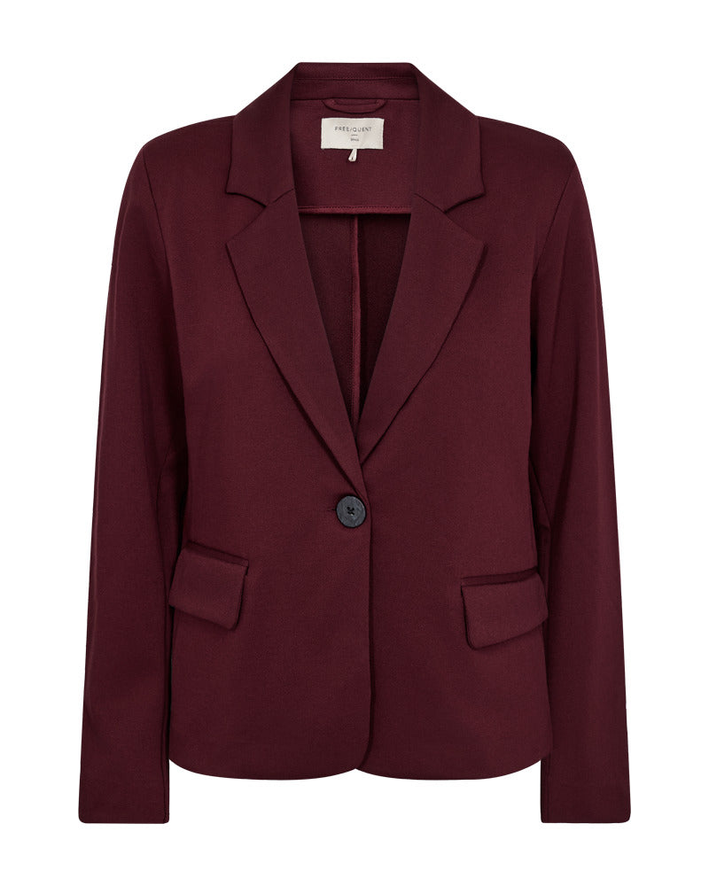 https://content.storeinfo.nl/applicatie/img/978/20260823150154_442462_packshot22075657051Front1FQNANNIJACKETPortRoyale.jpg