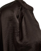 https://content.storeinfo.nl/applicatie/img/978/20260823150606_447891_packshot22118462467Details1FQDOVEBLOUSEMole.jpg