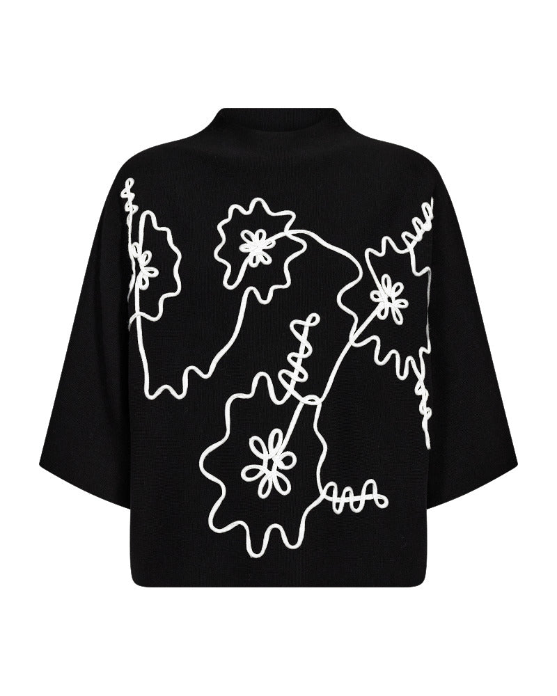 https://content.storeinfo.nl/applicatie/img/978/20260823151139_447706_packshot22119277104Front1FQANIPULLOVERBlackw.StarOffwhite.jpg