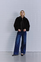 https://content.storeinfo.nl/applicatie/img/978/20260902152503_1264108_WblnohrFauxFurJacketDarkBrown2.jpg