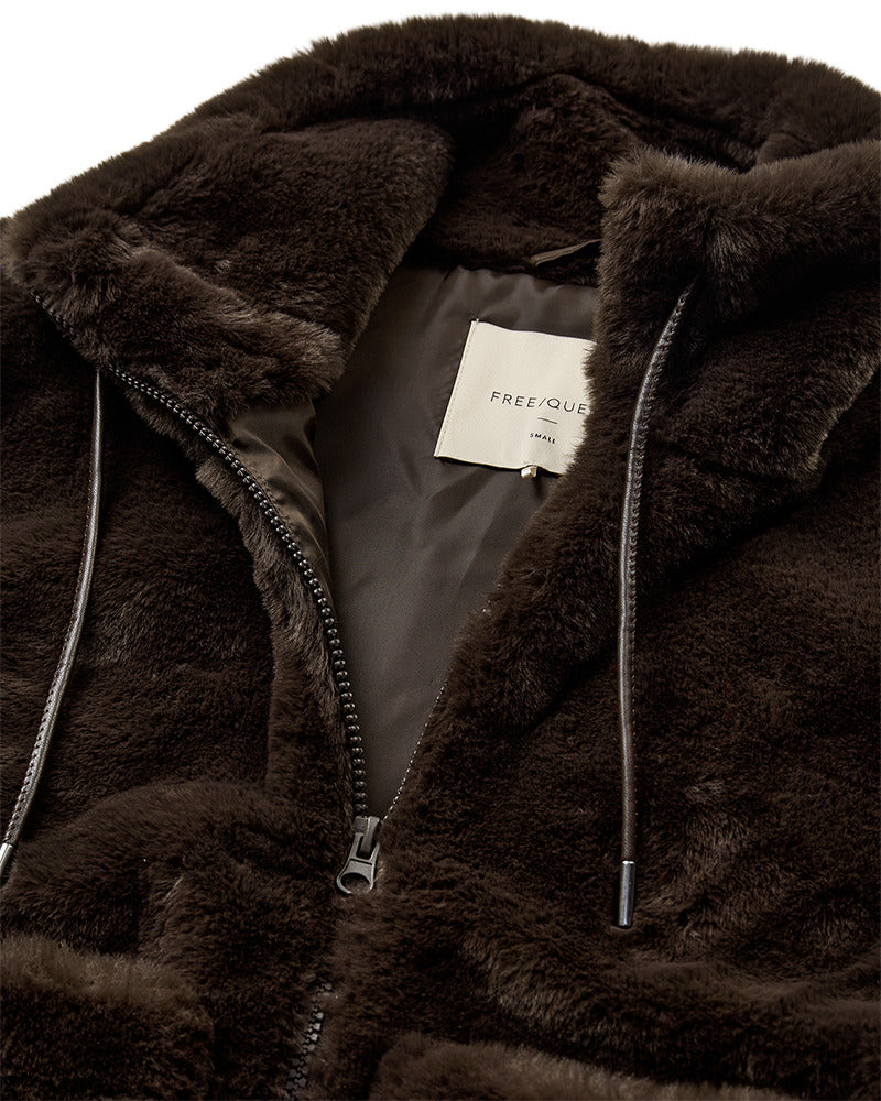 https://content.storeinfo.nl/applicatie/img/978/20260904131549_949424_packshot22064712467Details1FQFONYWAISTCOATMole.jpg