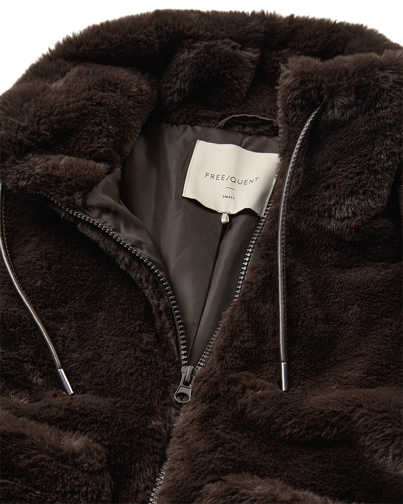 https://content.storeinfo.nl/applicatie/img/978/20260904132650_948036_packshot22067122467Details1FQFONYJACKETMole.jpg
