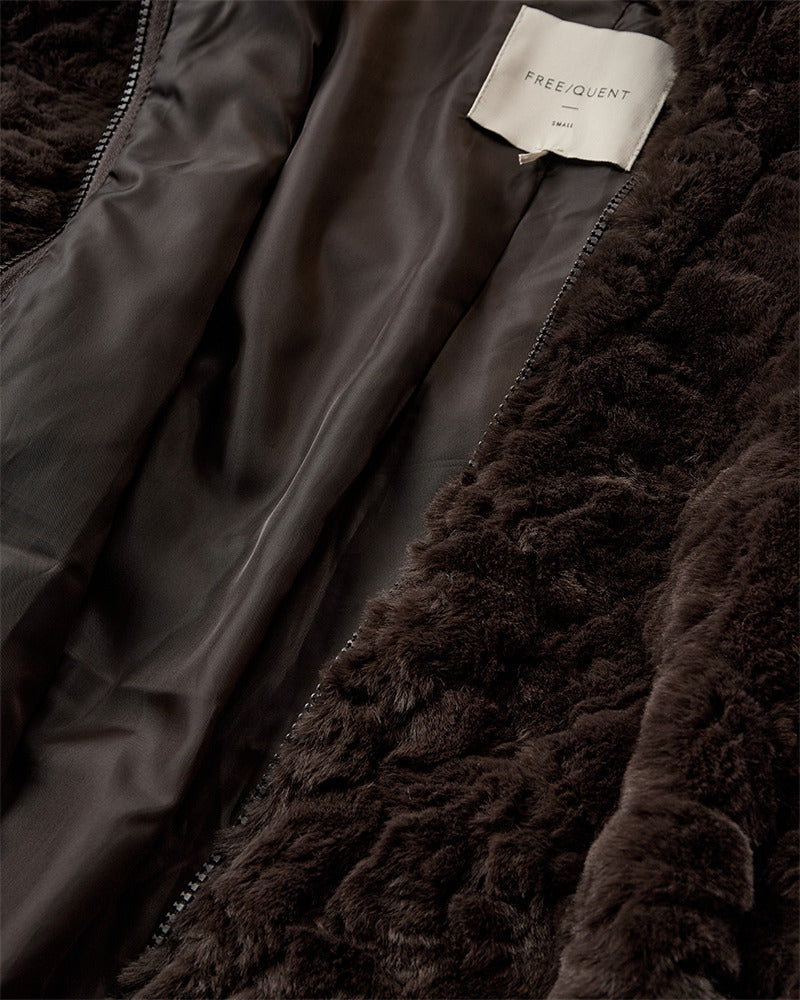 https://content.storeinfo.nl/applicatie/img/978/20260906155220_1157054_packshot22115212467Details1FQFOBYJACKETMole.jpg