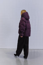 https://content.storeinfo.nl/applicatie/img/978/20260910152828_2172055_WblkylieRealDownJacketWindsorWine6.jpg