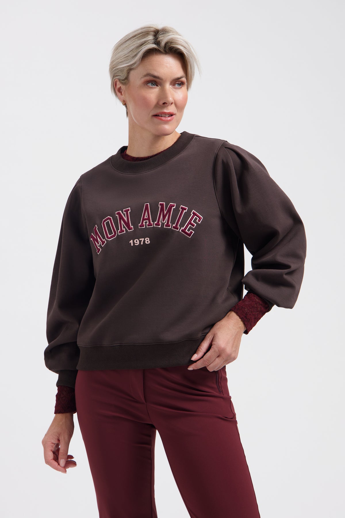 https://content.storeinfo.nl/applicatie/img/978/20260913155725_2996850_MaddyJossMonAmieTop4.jpg