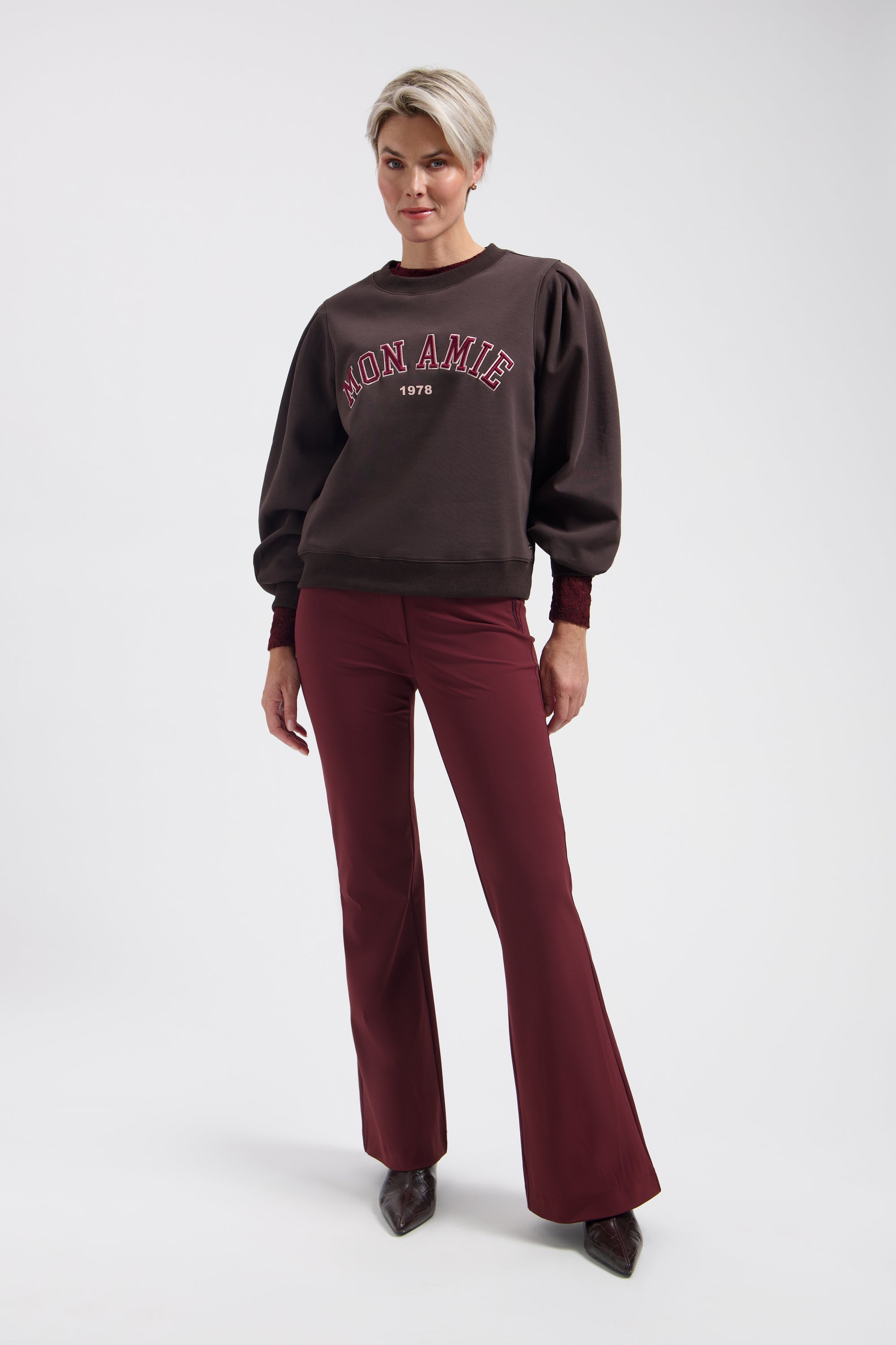 https://content.storeinfo.nl/applicatie/img/978/20260913155736_2983534_MaddyJossMonAmieFullbody1.jpg