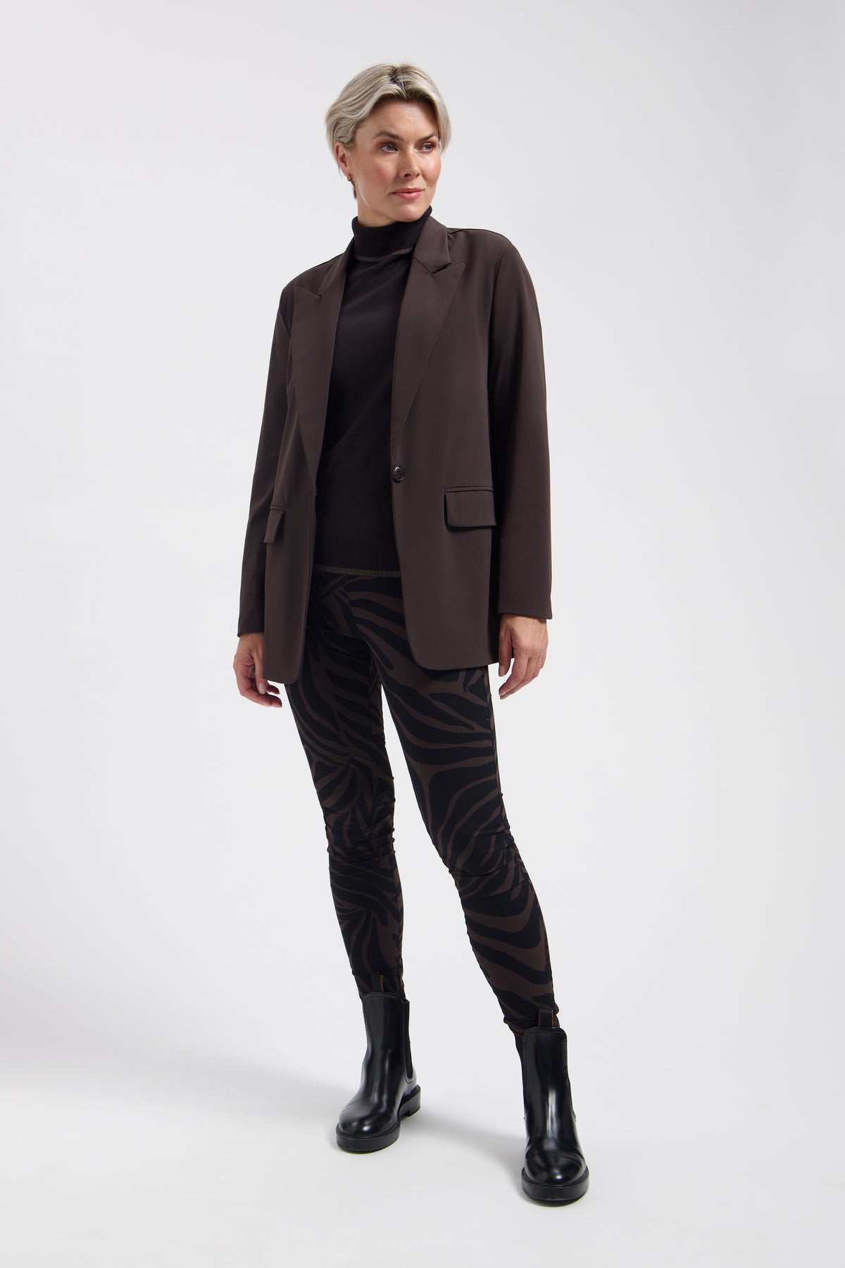 https://content.storeinfo.nl/applicatie/img/978/20260913162242_2991892_LennonLornaFullbody11.jpg
