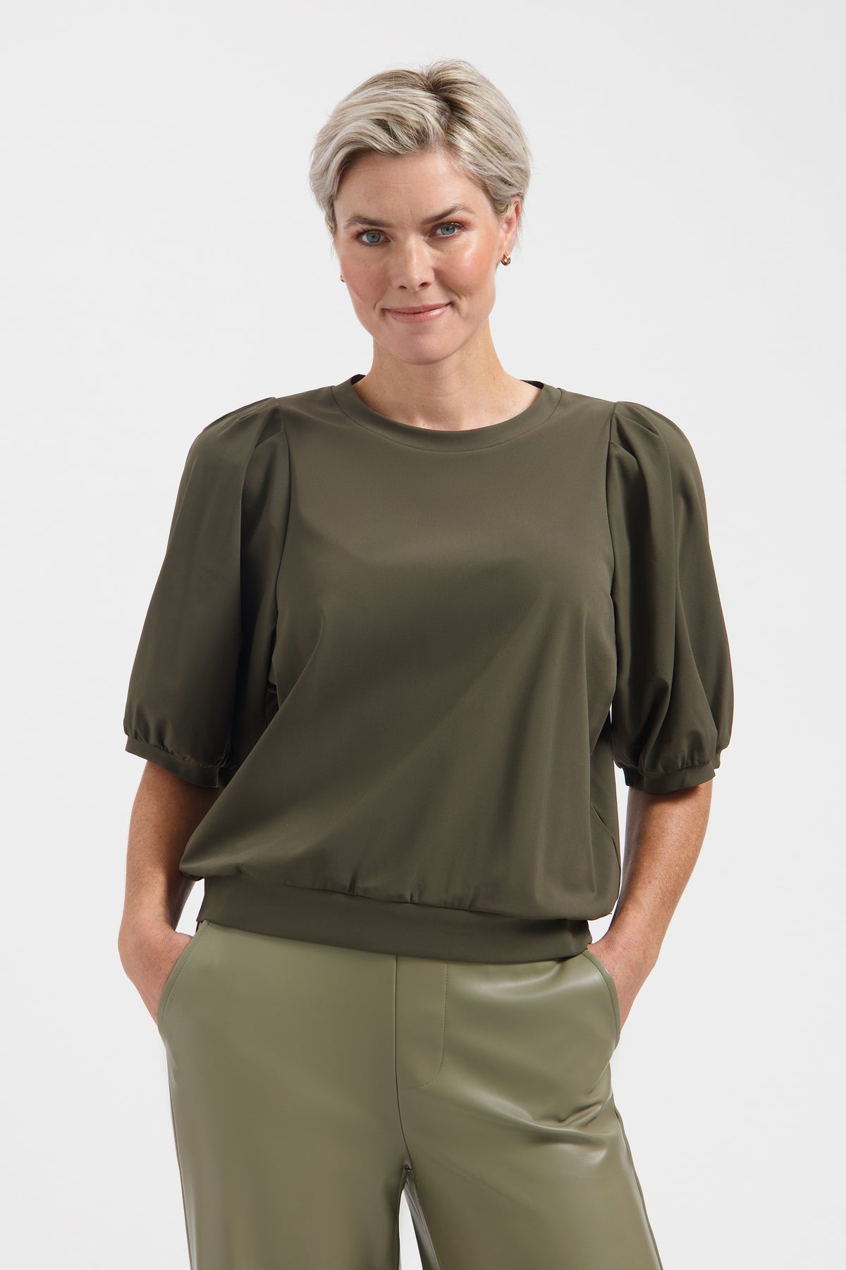 https://content.storeinfo.nl/applicatie/img/978/20260926121550_300075_AmieChelseaTop1.jpg