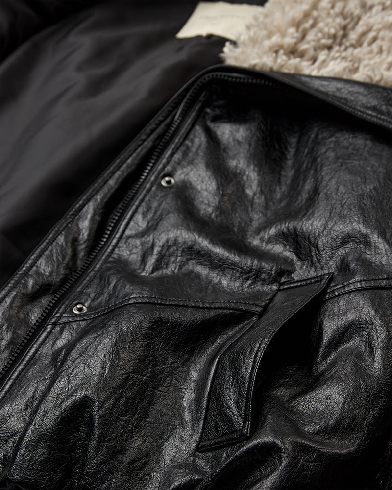 https://content.storeinfo.nl/applicatie/img/978/20260926133009_305348_packshot22120449119Details1FQGLOSSJACKETBlackw.Moonbeam.jpg
