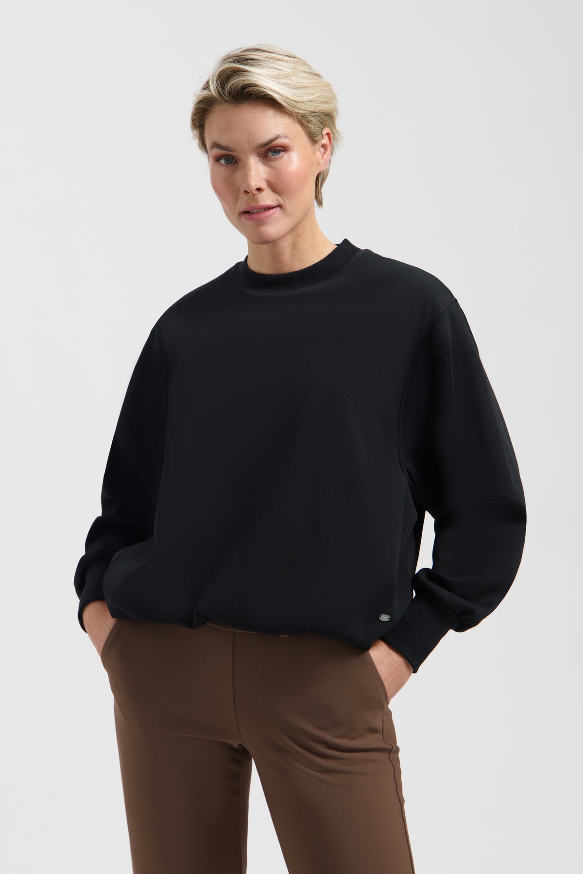 https://content.storeinfo.nl/applicatie/img/978/20261003140025_3110775_SuePoppySoftTopJpgHighres1.jpg