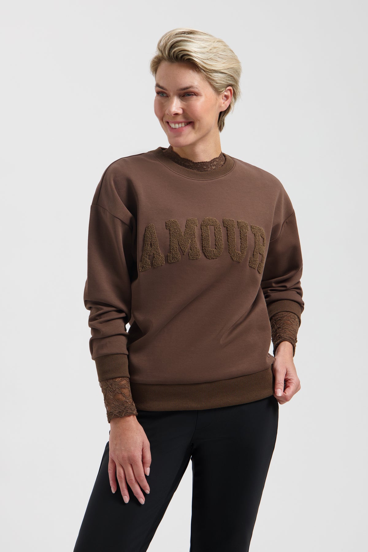 https://content.storeinfo.nl/applicatie/img/978/20261003140649_3121130_PoppySoftLacyJoshuaTopJpgHighres6.jpg