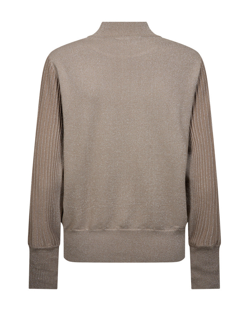 https://content.storeinfo.nl/applicatie/img/978/20261010113622_2004052_packshot22074398343Back1FQBISOLO-PULLOVER-Desert-Taupe.jpg